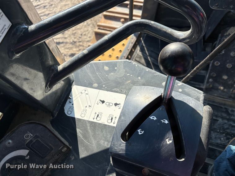 image for item EA7565 2017 John Deere 655K track loader