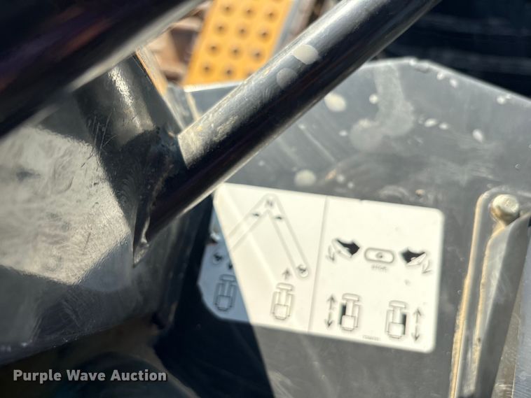 image for item EA7565 2017 John Deere 655K track loader