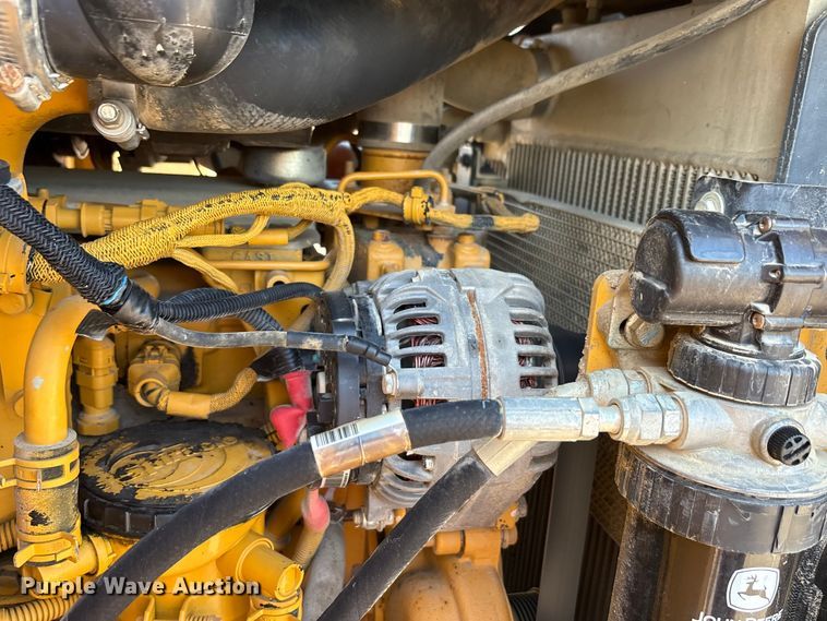 image for item EA7565 2017 John Deere 655K track loader