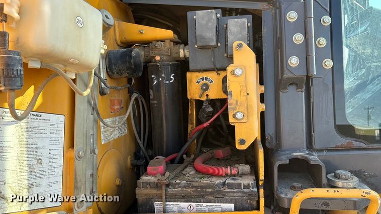 image for item EA7565 2017 John Deere 655K track loader