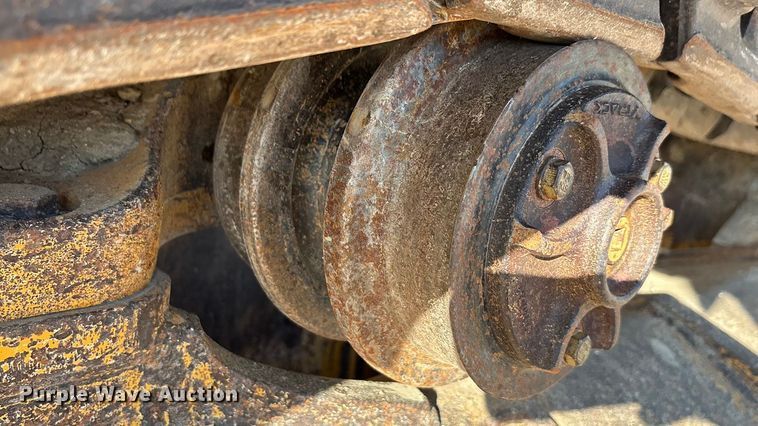 image for item EA7565 2017 John Deere 655K track loader