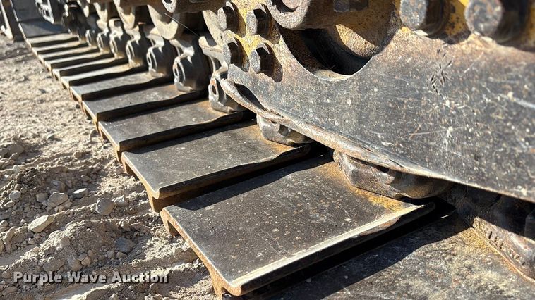 image for item EA7565 2017 John Deere 655K track loader