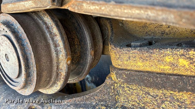 image for item EA7565 2017 John Deere 655K track loader