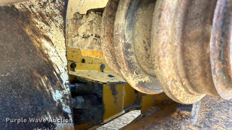 image for item EA7565 2017 John Deere 655K track loader