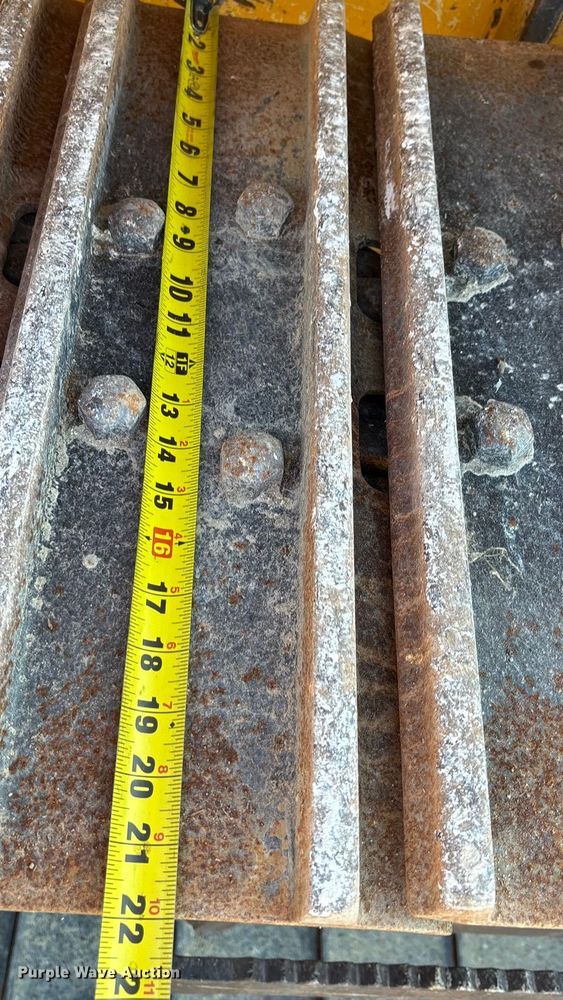 image for item EA7565 2017 John Deere 655K track loader