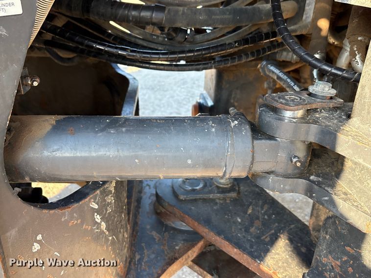 image for item EA7566 2017 Komatsu WA320-8 wheel loader