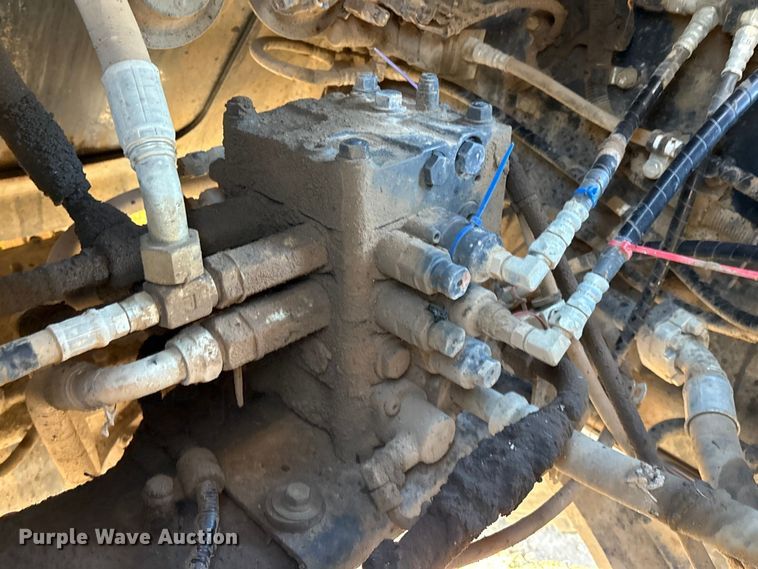 image for item EA7566 2017 Komatsu WA320-8 wheel loader