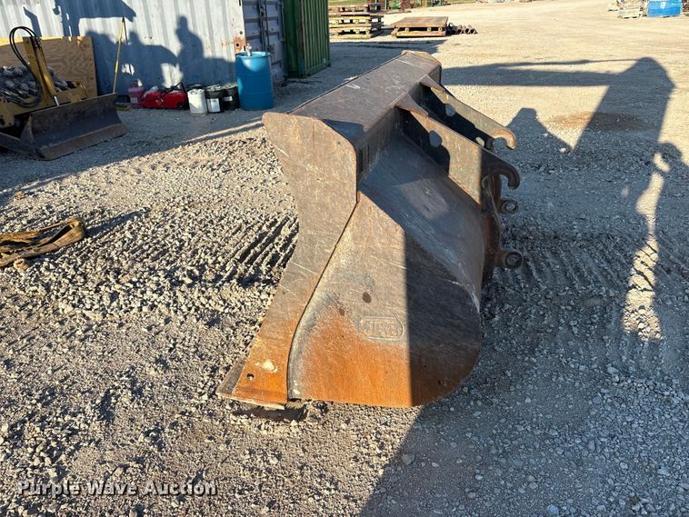 image for item EA7566 2017 Komatsu WA320-8 wheel loader