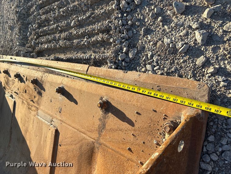 image for item EA7566 2017 Komatsu WA320-8 wheel loader