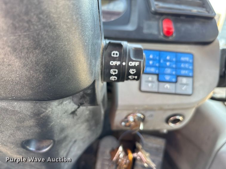 image for item EA7566 2017 Komatsu WA320-8 wheel loader