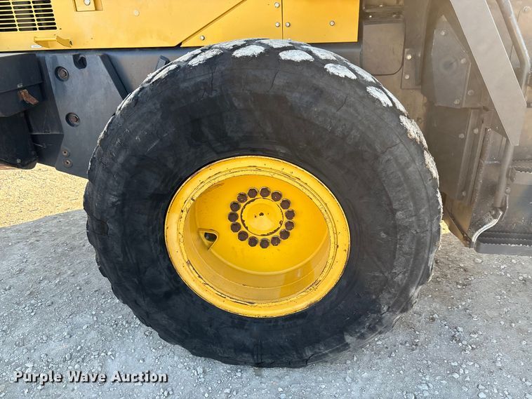 image for item EA7566 2017 Komatsu WA320-8 wheel loader