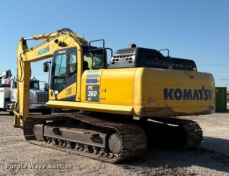 image for item EA7567 2019 Komatsu PC360LC-11 excavator