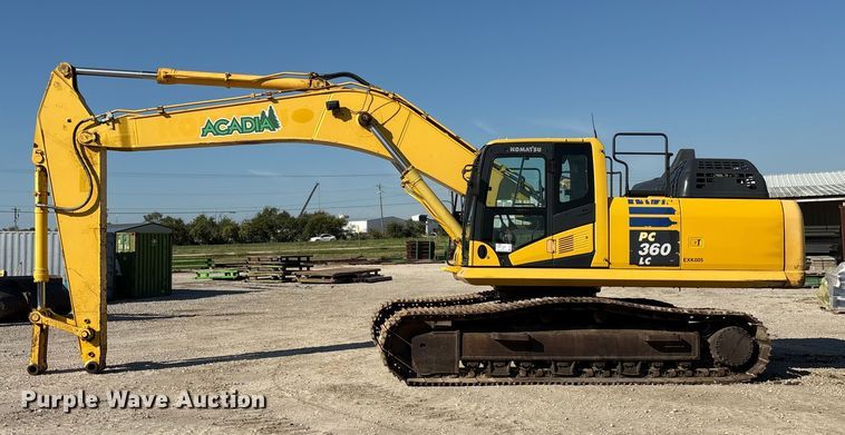 image for item EA7567 2019 Komatsu PC360LC-11 excavator