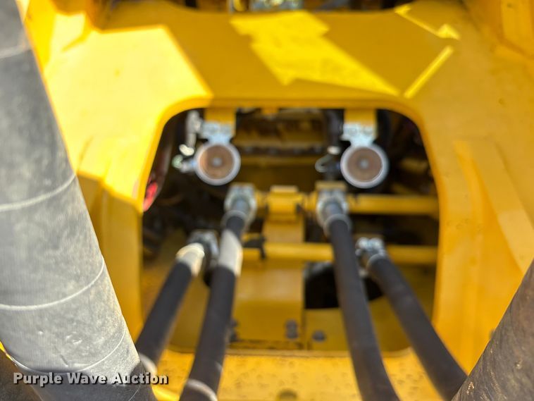 image for item EA7567 2019 Komatsu PC360LC-11 excavator