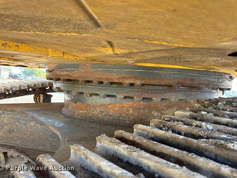 image for item EA7567 2019 Komatsu PC360LC-11 excavator