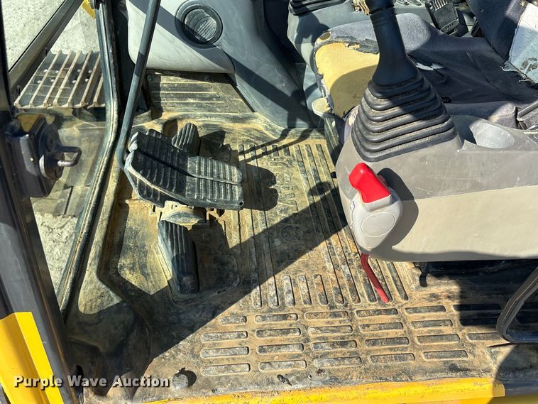 image for item EA7567 2019 Komatsu PC360LC-11 excavator