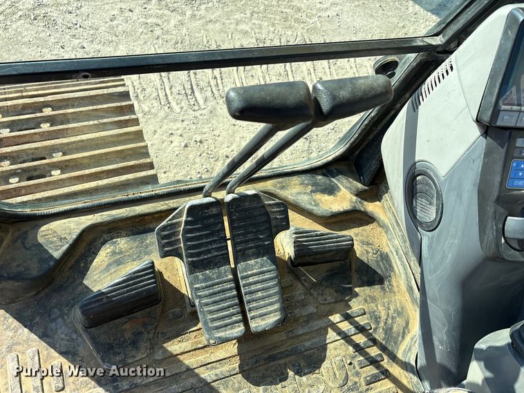 image for item EA7567 2019 Komatsu PC360LC-11 excavator