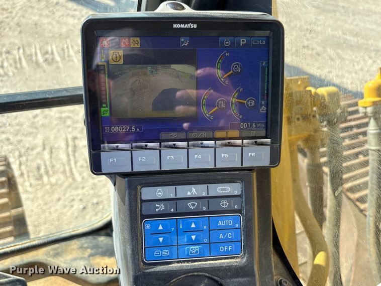 image for item EA7567 2019 Komatsu PC360LC-11 excavator