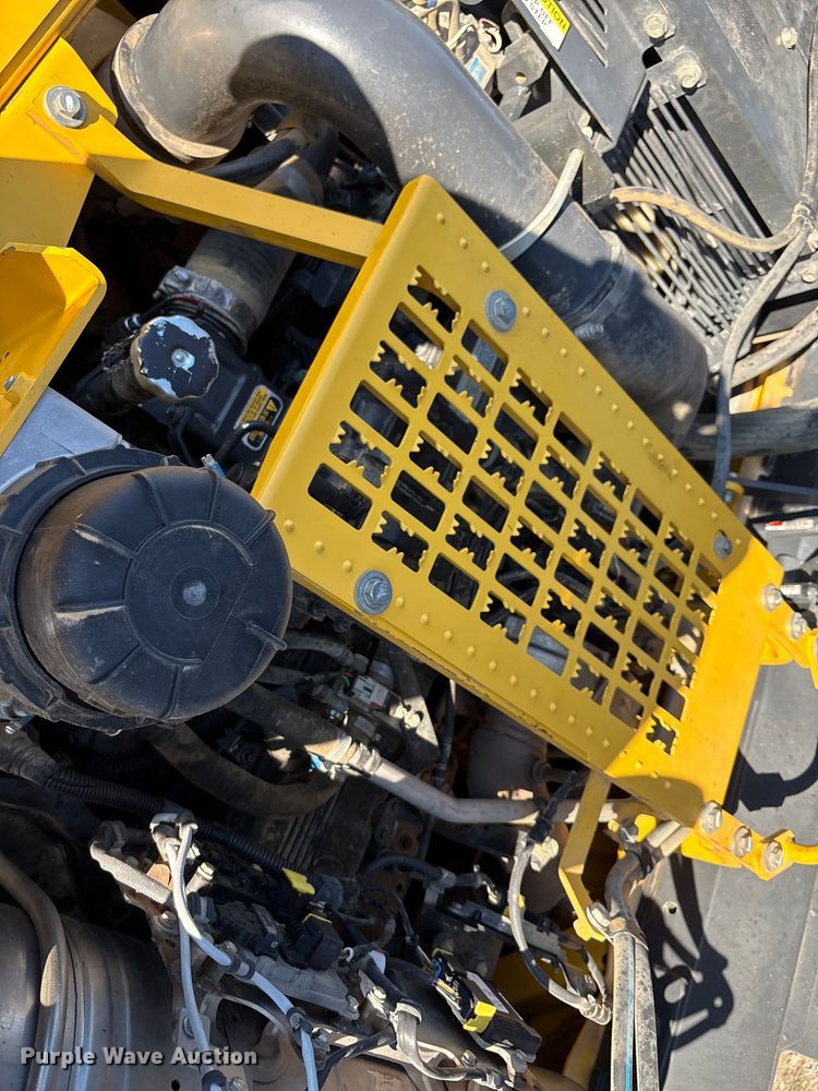 image for item EA7567 2019 Komatsu PC360LC-11 excavator