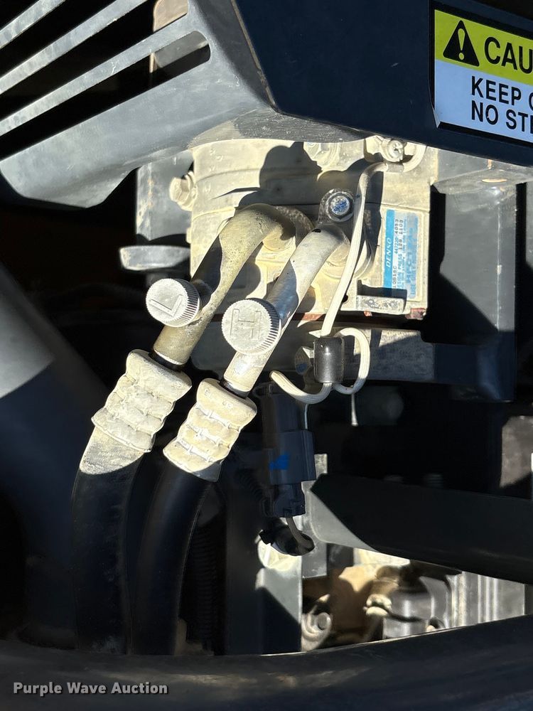 image for item EA7567 2019 Komatsu PC360LC-11 excavator