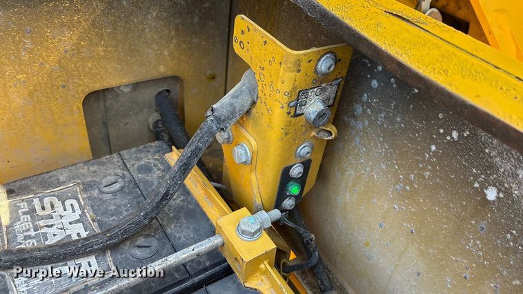 image for item EA7567 2019 Komatsu PC360LC-11 excavator