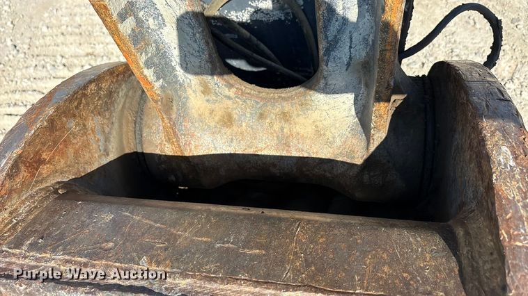 image for item EA7568 2017 John Deere 350G LC excavator