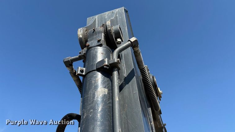 image for item EA7568 2017 John Deere 350G LC excavator