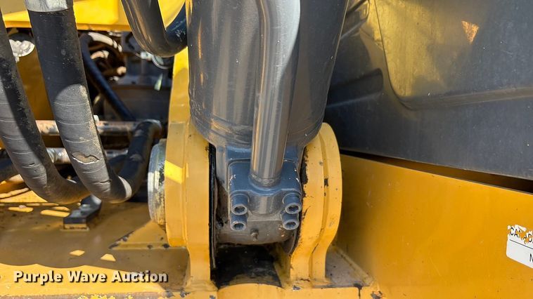 image for item EA7568 2017 John Deere 350G LC excavator