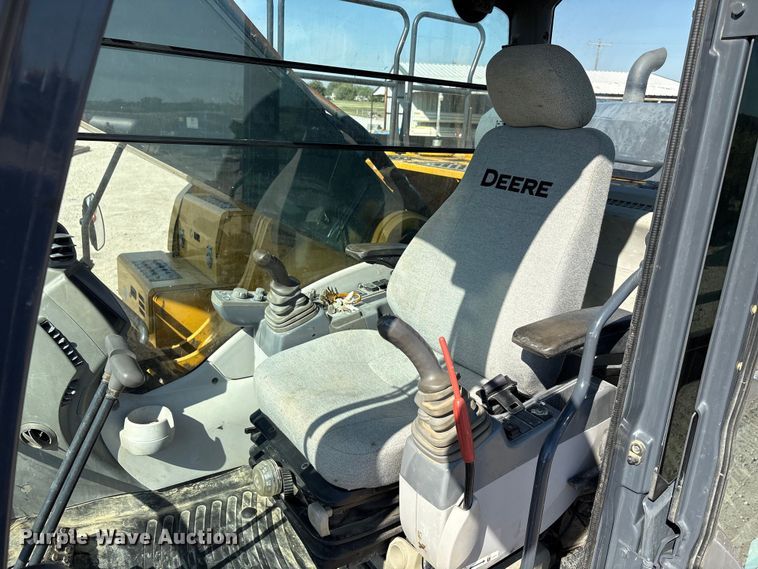 image for item EA7568 2017 John Deere 350G LC excavator