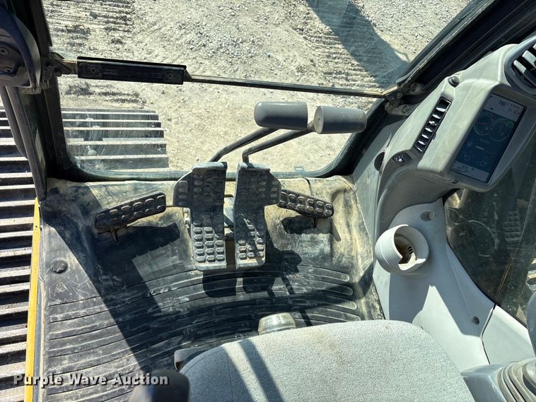 image for item EA7568 2017 John Deere 350G LC excavator