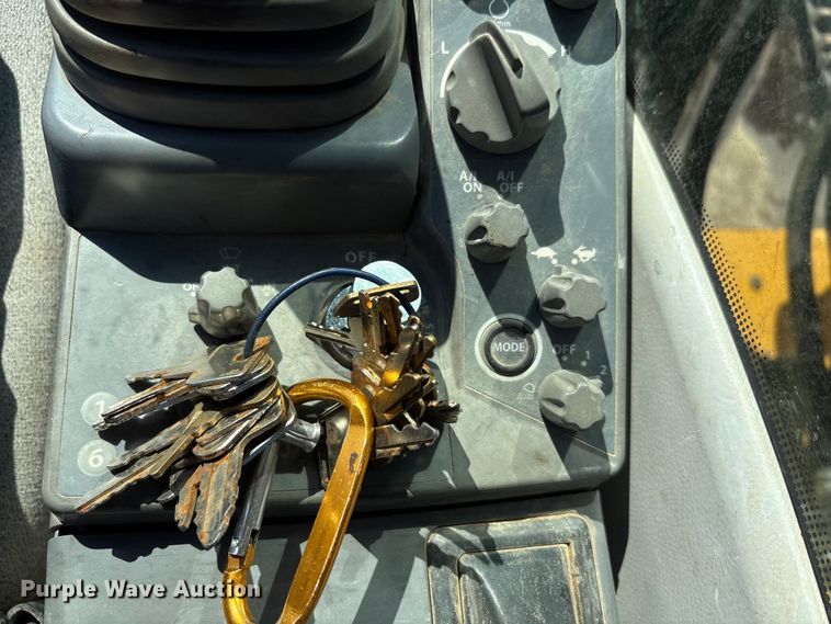 image for item EA7568 2017 John Deere 350G LC excavator