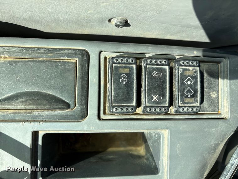 image for item EA7568 2017 John Deere 350G LC excavator