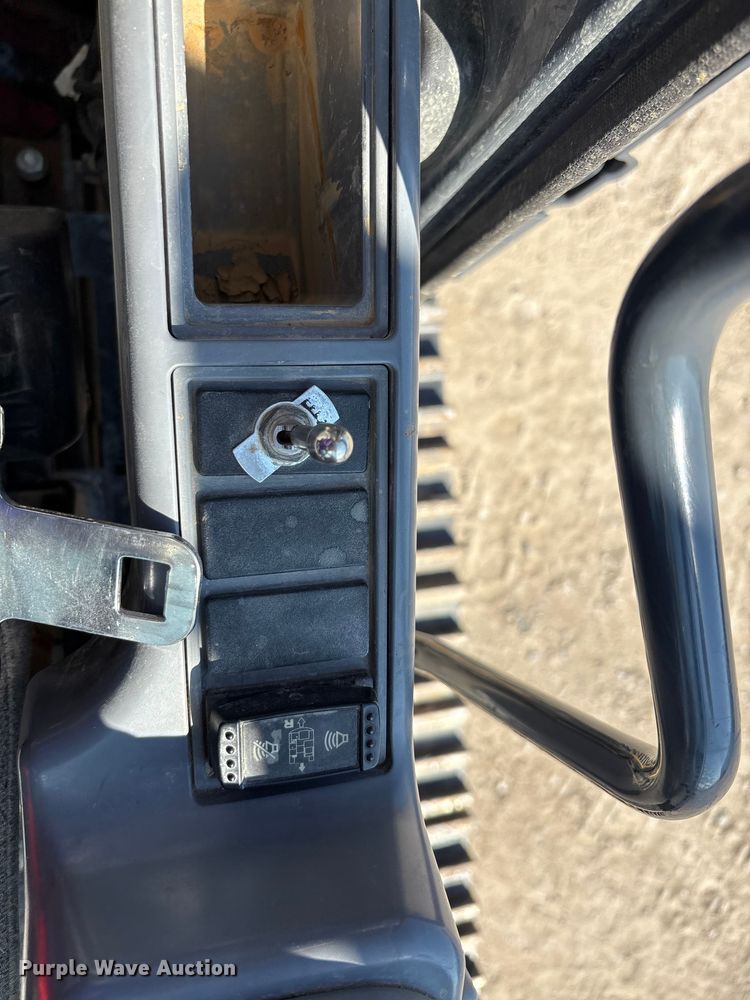 image for item EA7568 2017 John Deere 350G LC excavator