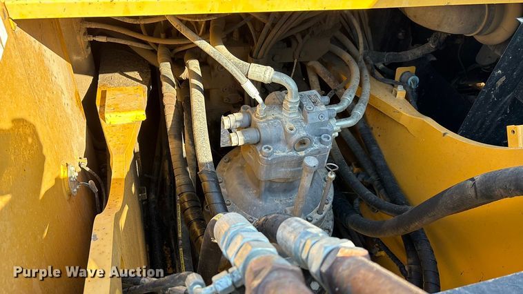 image for item EA7568 2017 John Deere 350G LC excavator