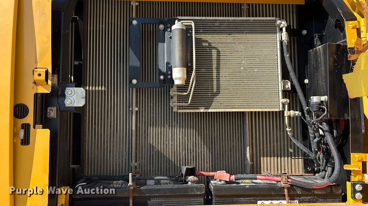 image for item EA7568 2017 John Deere 350G LC excavator