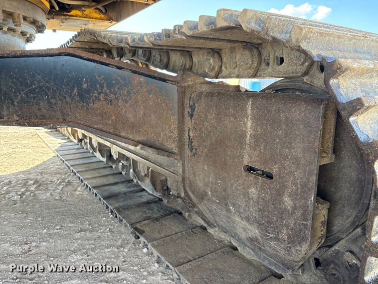 image for item EA7568 2017 John Deere 350G LC excavator