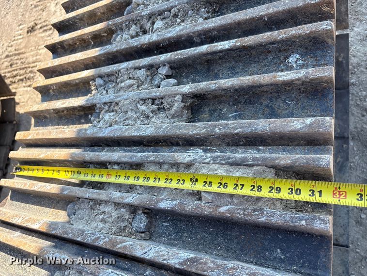 image for item EA7568 2017 John Deere 350G LC excavator