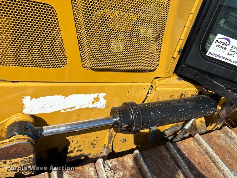 image for item EA7569 2019 Caterpillar D5K2 LGP dozer