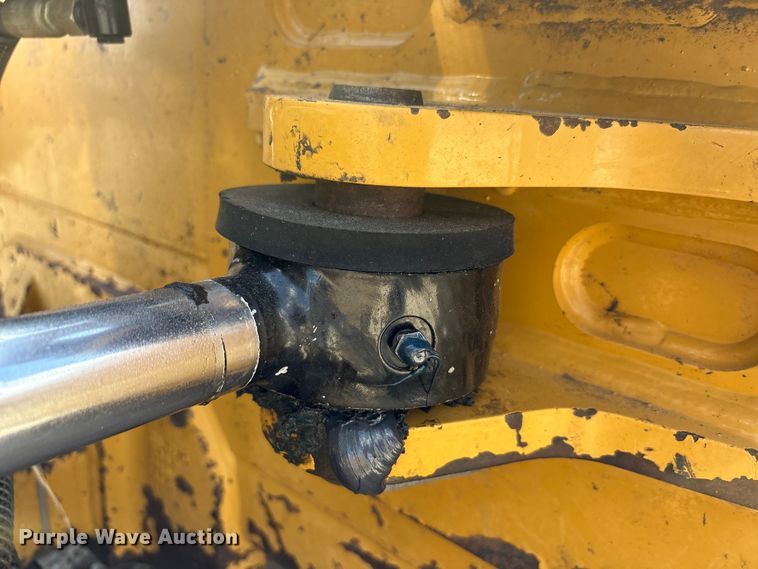 image for item EA7569 2019 Caterpillar D5K2 LGP dozer