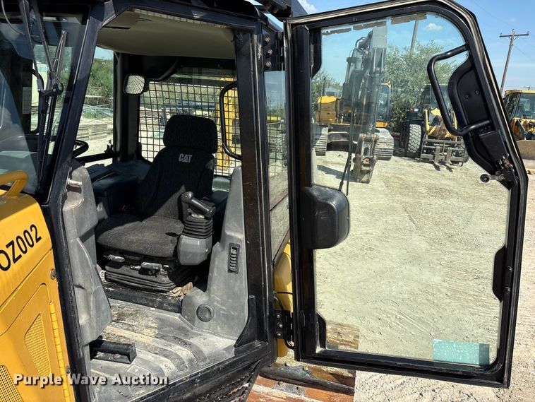 image for item EA7569 2019 Caterpillar D5K2 LGP dozer