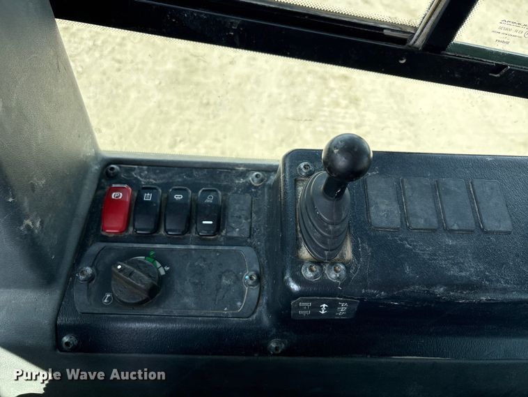 image for item EA7569 2019 Caterpillar D5K2 LGP dozer