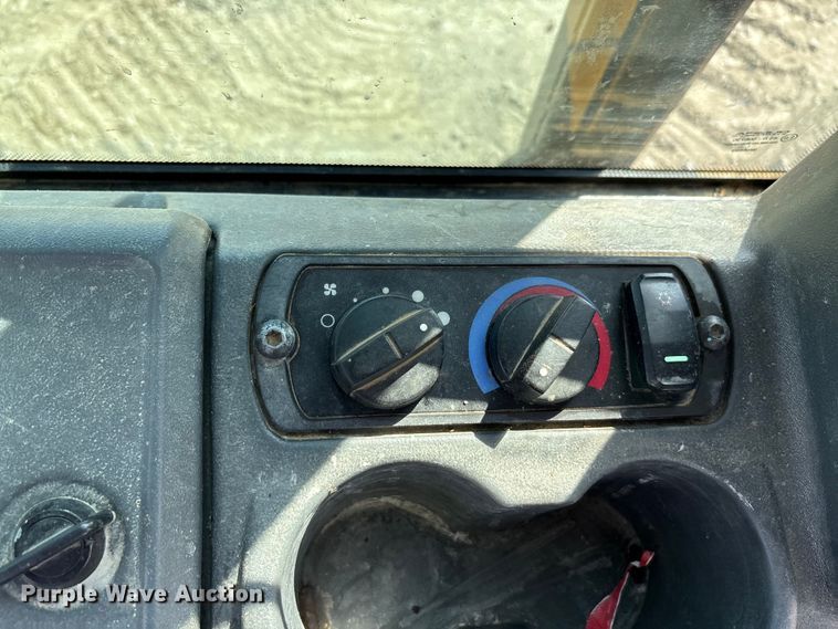 image for item EA7569 2019 Caterpillar D5K2 LGP dozer