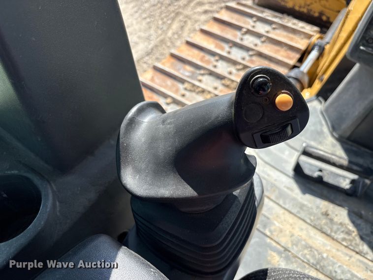 image for item EA7569 2019 Caterpillar D5K2 LGP dozer