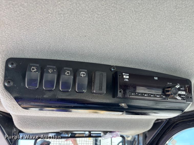 image for item EA7569 2019 Caterpillar D5K2 LGP dozer