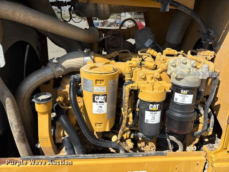 image for item EA7569 2019 Caterpillar D5K2 LGP dozer