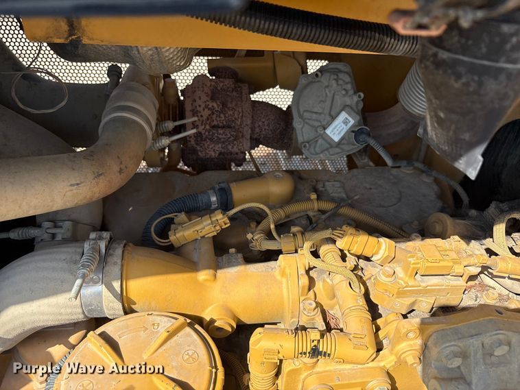 image for item EA7569 2019 Caterpillar D5K2 LGP dozer