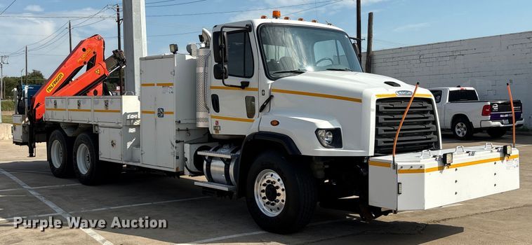 image for item EA7570 2016 Freightliner 114SD crane truck