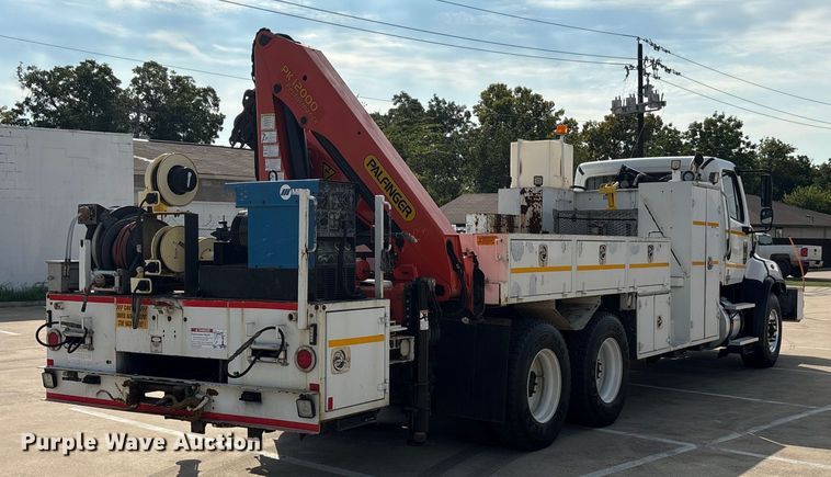 image for item EA7570 2016 Freightliner 114SD crane truck