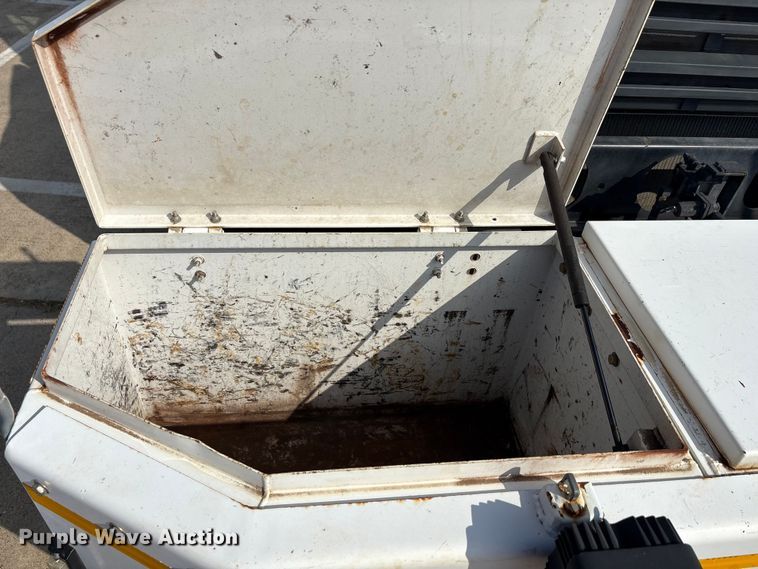 image for item EA7570 2016 Freightliner 114SD crane truck