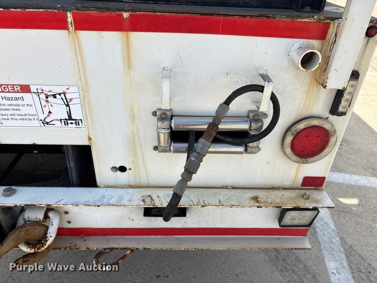 image for item EA7570 2016 Freightliner 114SD crane truck